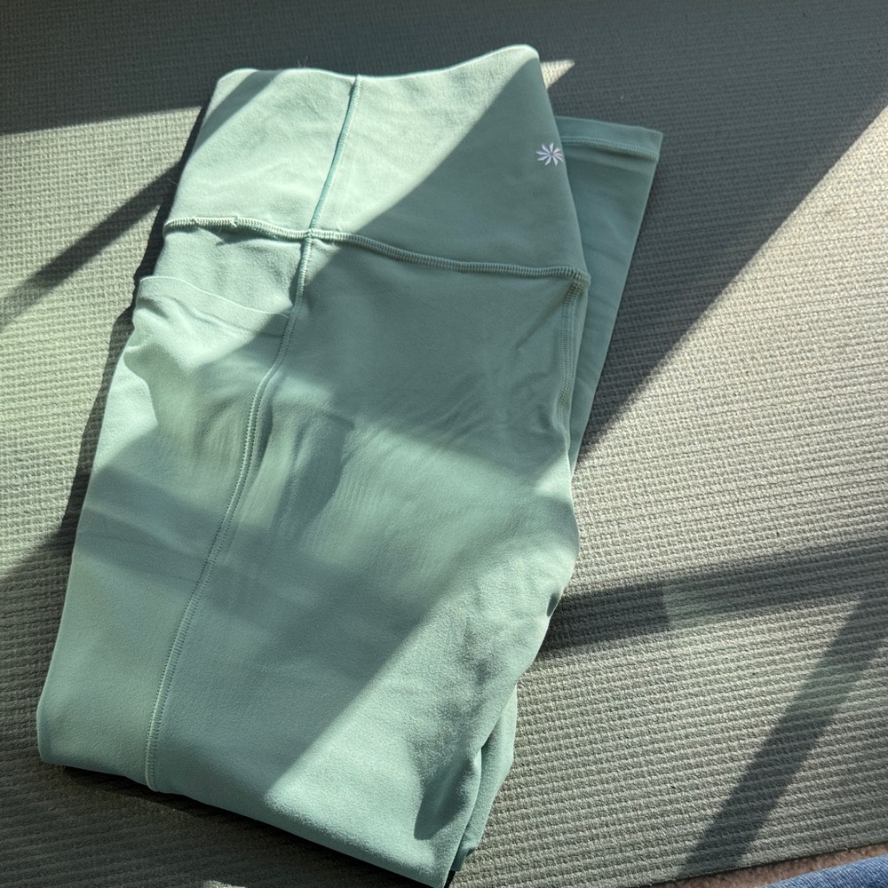 Athleta Salutation Stash Leggings